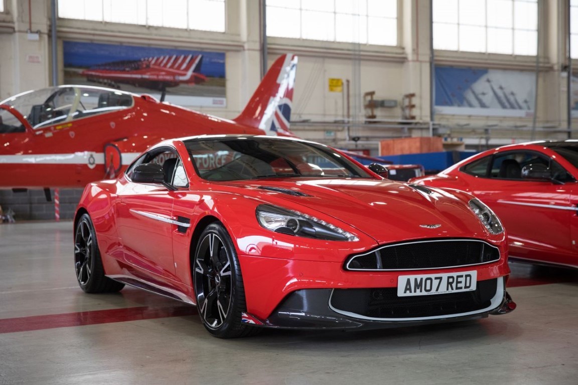 Aston Martin Vanquish 5.9 V12 Vanquish S